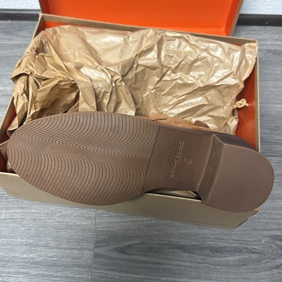 Gentle Souls by Kenneth Cole Bootie - Picture 3 of 5